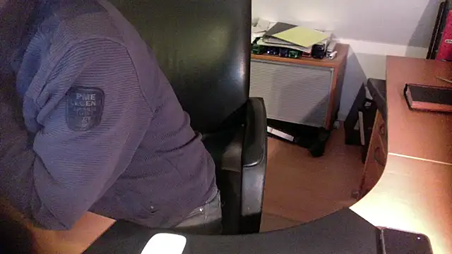 Snapshot of outlaw200 chatting on December 2024 07:59:02 PM outlaw200 online show from December 2024 07:59:02 PM