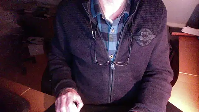 Snapshot of outlaw200 chatting on December 2024 03:57:01 PM outlaw200 online show from December 2024 03:57:01 PM