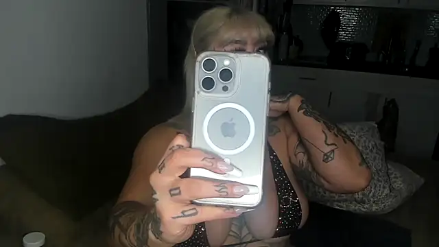 Snapshot of Sad1st1kSadie chatting on January 2025 05:21:01 AM Sad1st1kSadie online show from January 2025 05:21:01 AM