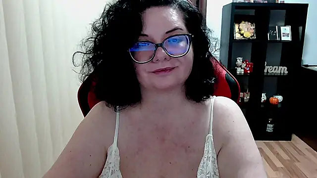 MissTroublle online show from February 2026 11:22:01 AM