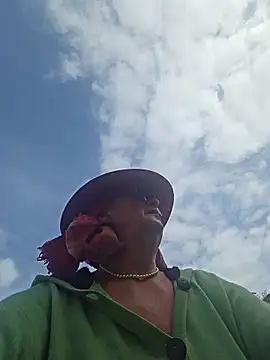 Snapshot of MucMilf59 chatting on October 2025 09:43:02 AM MucMilf59 online show from October 2025 09:43:02 AM