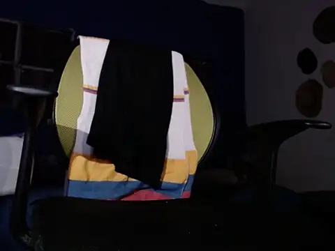 Snapshot of Kamilo_M chatting on April 2026 05:48:02 AM Kamilo M online show from April 2026 05:48:02 AM