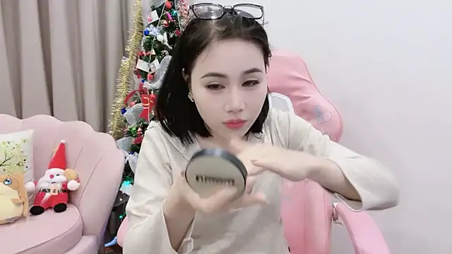 Snapshot of Meilian2021 chatting on December 2024 04:20:02 AM Meilian2021 online show from December 2024 04:20:02 AM