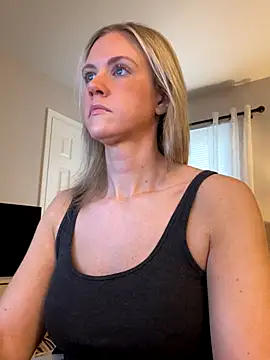 Snapshot of Kay_Cakes chatting on November 2025 01:54:02 PM Kay Cakes online show from November 2025 01:54:02 PM