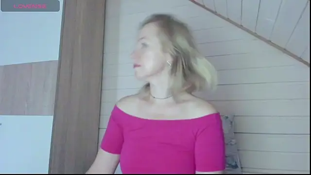 I AM MILF online show from September 2025 05:20:01 AM