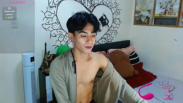 WildestTwink online show from November 2025 05:56:02 PM