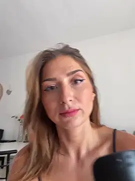 StracciaStella- online show from July 2026 02:55:01 PM