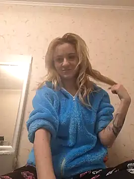 Snapshot of YogisticJuli666 chatting on December 2024 05:43:01 AM YogisticJuli666 online show from December 2024 05:43:01 AM