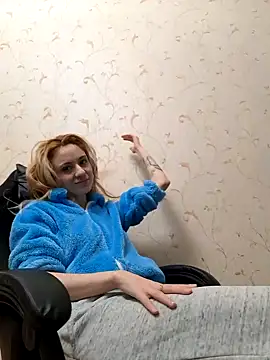 Snapshot of YogisticJuli666 chatting on December 2024 07:13:02 AM YogisticJuli666 online show from December 2024 07:13:02 AM