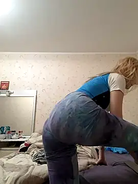 Snapshot of YogisticJuli666 chatting on January 2025 05:37:01 AM YogisticJuli666 online show from January 2025 05:37:01 AM