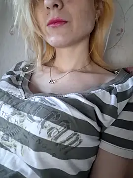 Snapshot of YogisticJuli666 chatting on February 2025 06:29:02 AM YogisticJuli666 online show from February 2025 06:29:02 AM