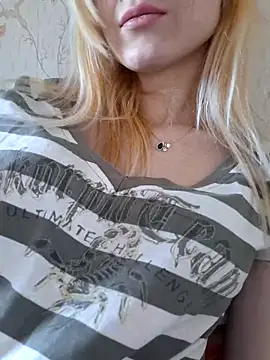 Snapshot of YogisticJuli666 chatting on February 2025 09:34:02 AM YogisticJuli666 online show from February 2025 09:34:02 AM