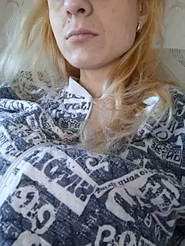 Snapshot of YogisticJuli666 chatting on March 2025 06:08:02 AM YogisticJuli666 online show from March 2025 06:08:02 AM