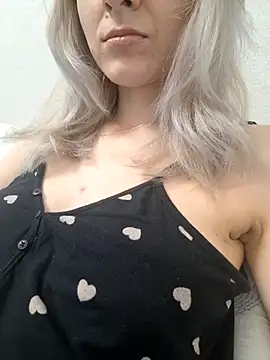 Snapshot of YogisticJuli666 chatting on September 2025 05:01:02 AM YogisticJuli666 online show from September 2025 05:01:02 AM