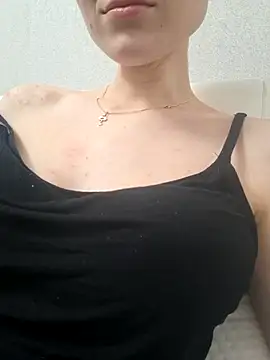 Snapshot of YogisticJuli666 chatting on October 2025 05:19:01 AM YogisticJuli666 online show from October 2025 05:19:01 AM