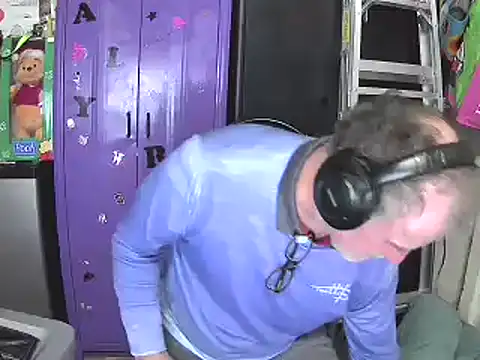 Snapshot of Sweet_Sexy1963 chatting on December 2024 01:39:02 AM Sweet Sexy1963 online show from December 2024 01:39:02 AM