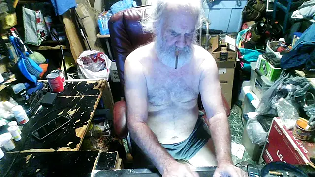 russtee online show from December 2025 10:16:01 PM