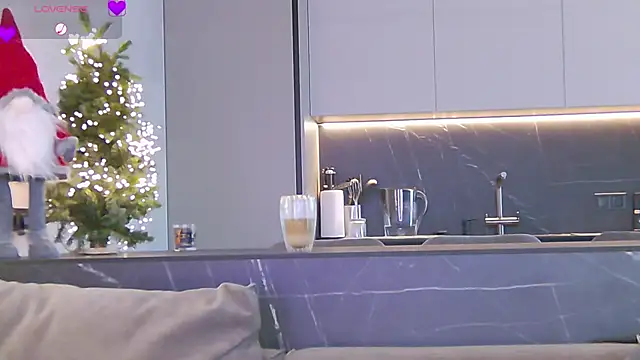 Snapshot of Sinful_Eyes chatting on January 2025 01:04:02 PM Sinful Eyes online show from January 2025 01:04:02 PM