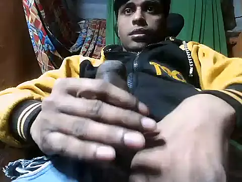 Snapshot of desiboy1101 chatting on December 2024 01:51:01 PM desiboy1101 online show from December 2024 01:51:01 PM
