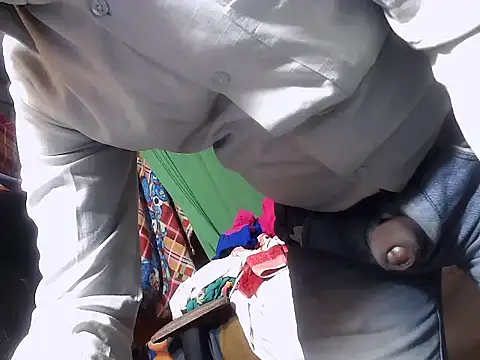 Snapshot of desiboy1101 chatting on January 2025 03:33:02 AM desiboy1101 online show from January 2025 03:33:02 AM