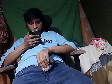 Snapshot of desiboy1101 chatting on November 2025 01:54:02 PM desiboy1101 online show from November 2025 01:54:02 PM