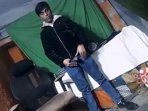 Snapshot of desiboy1101 chatting on January 2026 02:09:02 PM desiboy1101 online show from January 2026 02:09:02 PM