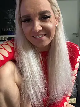 Snapshot of MIA-XXX chatting on September 2025 01:35:02 PM MIA-XXX online show from September 2025 01:35:02 PM