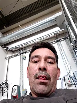 dick81 online show from May 2026 01:51:02 PM