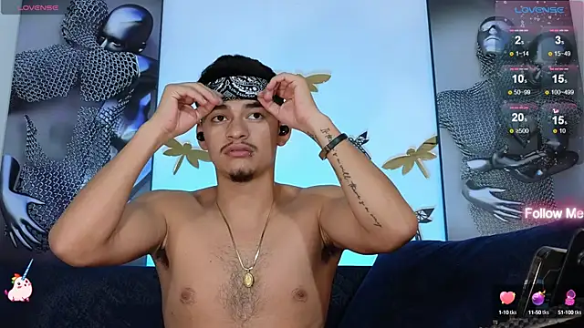 Snapshot of VikoHands chatting on January 2025 10:49:02 PM VikoHands online show from January 2025 10:49:02 PM