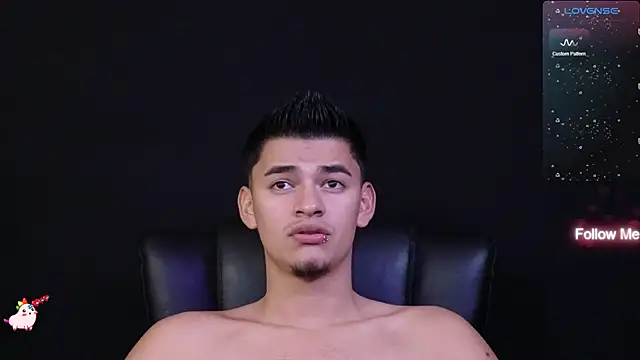 Snapshot of VikoHands chatting on January 2025 07:07:01 PM VikoHands online show from January 2025 07:07:01 PM