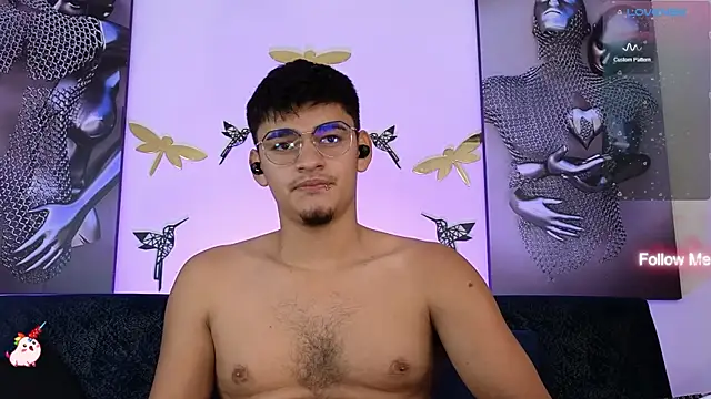 Snapshot of VikoHands chatting on February 2025 11:30:02 PM VikoHands online show from February 2025 11:30:02 PM