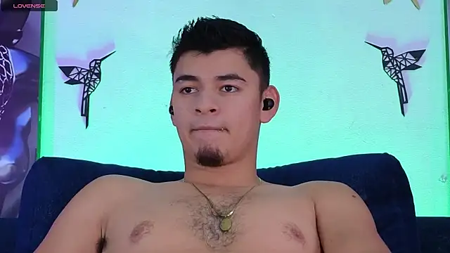 Snapshot of VikoHands chatting on October 2025 01:15:01 AM VikoHands online show from October 2025 01:15:01 AM