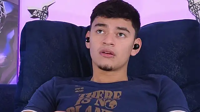 Snapshot of VikoHands chatting on November 2025 10:04:02 AM VikoHands online show from November 2025 10:04:02 AM