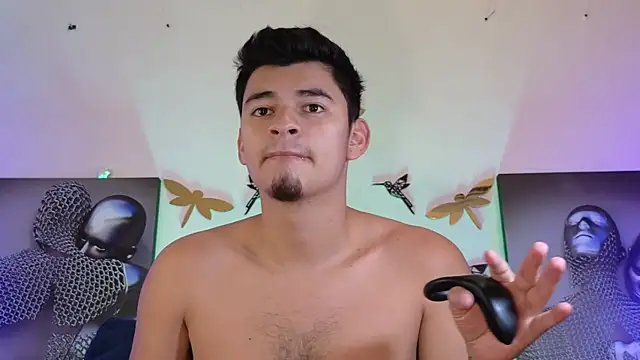 Snapshot of VikoHands chatting on December 2025 09:40:01 AM VikoHands online show from December 2025 09:40:01 AM