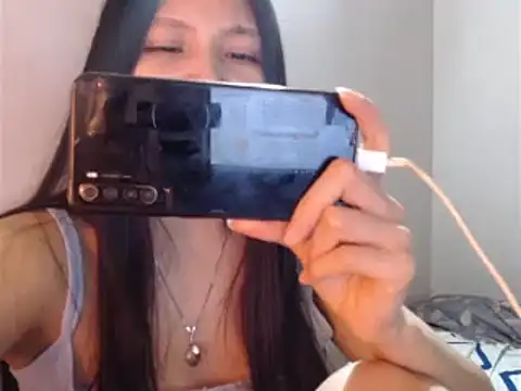 Snapshot of evolet01 chatting on December 2024 06:43:02 AM evolet01 online show from December 2024 06:43:02 AM