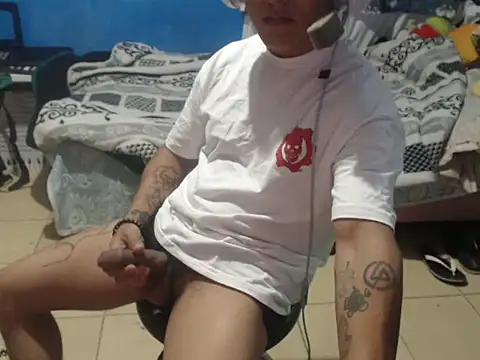 Snapshot of ElliotVqz182 chatting on April 2026 12:36:01 PM ElliotVqz182 online show from April 2026 12:36:01 PM