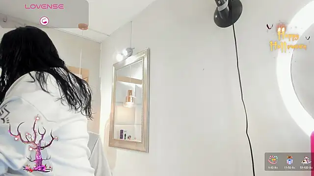 Snapshot of LADY_HELLEN chatting on October 2025 05:12:02 PM LADY HELLEN online show from October 2025 05:12:02 PM