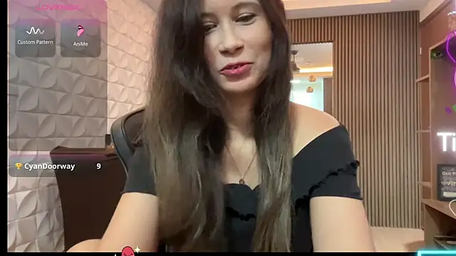 Snapshot of Leilacharlotte chatting on February 2026 09:33:02 PM Leilacharlotte online show from February 2026 09:33:02 PM