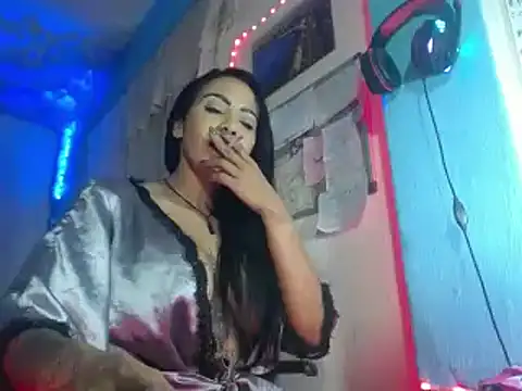 Snapshot of ERIKA-THEDOLL chatting on December 2024 01:07:02 AM ERIKA-THEDOLL online show from December 2024 01:07:02 AM