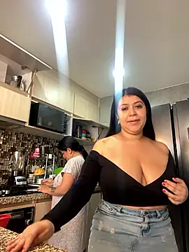 Snapshot of emilyjohanson chatting on December 2024 03:22:01 PM emilyjohanson online show from December 2024 03:22:01 PM