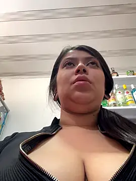 Snapshot of emilyjohanson chatting on November 2025 04:10:02 PM emilyjohanson online show from November 2025 04:10:02 PM