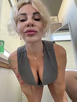 Hotnessi online show from September 2025 11:04:02 AM