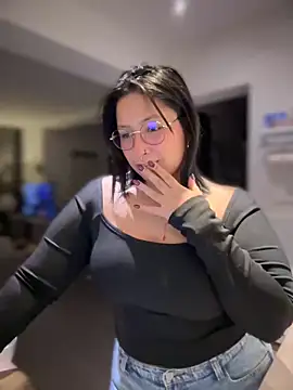 Snapshot of DannaaMeliza chatting on December 2024 04:31:01 PM DannaaMeliza online show from December 2024 04:31:01 PM