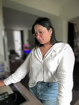 Snapshot of DannaaMeliza chatting on December 2024 01:21:01 PM DannaaMeliza online show from December 2024 01:21:01 PM