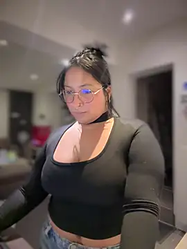 Snapshot of DannaaMeliza chatting on December 2024 05:42:01 PM DannaaMeliza online show from December 2024 05:42:01 PM