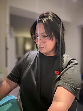 Snapshot of DannaaMeliza chatting on December 2024 05:54:01 PM DannaaMeliza online show from December 2024 05:54:01 PM