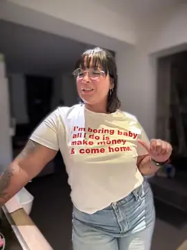 Snapshot of DannaaMeliza chatting on December 2024 08:18:02 PM DannaaMeliza online show from December 2024 08:18:02 PM