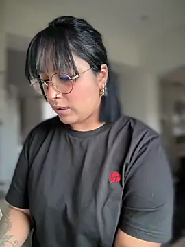 Snapshot of DannaaMeliza chatting on December 2024 02:05:01 PM DannaaMeliza online show from December 2024 02:05:01 PM