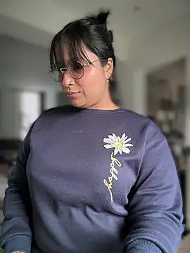 Snapshot of DannaaMeliza chatting on January 2025 01:24:01 PM DannaaMeliza online show from January 2025 01:24:01 PM