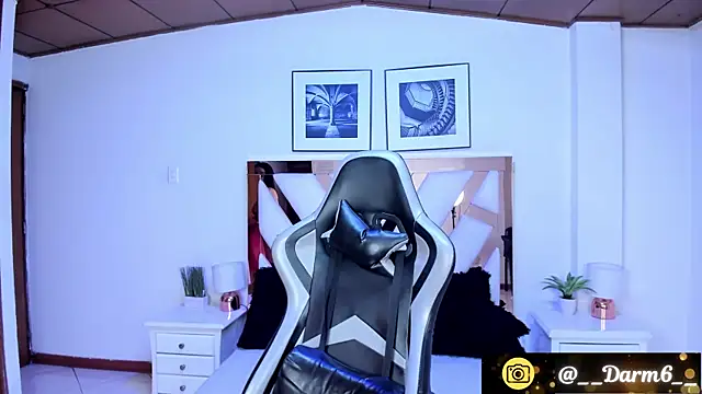 Snapshot of Lia_Simons chatting on February 2025 05:57:02 AM Lia Simons online show from February 2025 05:57:02 AM